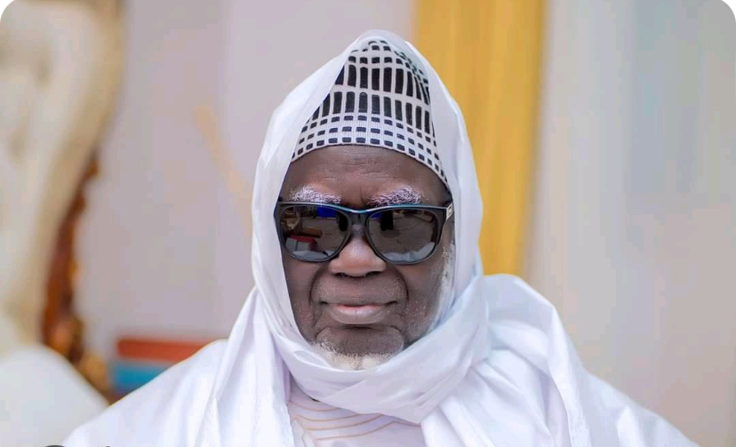 SENEGAL: Serigne Mountakha en désaccord avec la décision de Macky Sall pour le report des présidentielles de  Février 2024