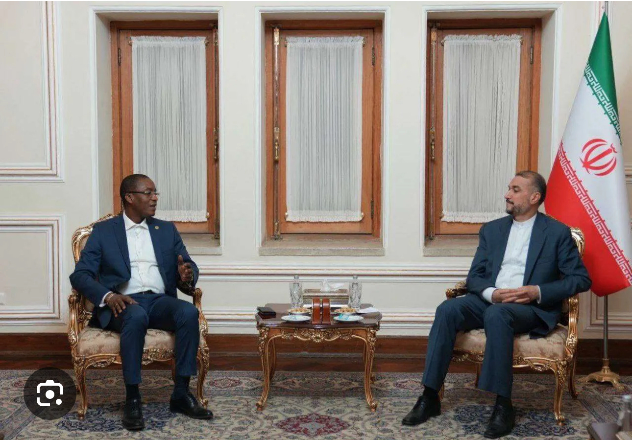 Burkina Faso: Forum économique Iran – Afrique : Me Apollinaire Kyelem de Tambela échange sur les priorités de l’AES avec le président Iranien