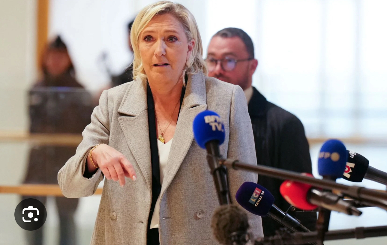 FRANCE : Cinq ans de prison, dont trois ans avec sursis, et cinq ans d'inéligibilité ont été requis contre Marine Le Pen. L'avenir politique de l'ancienne candidate à la présidentielle est en sursis.