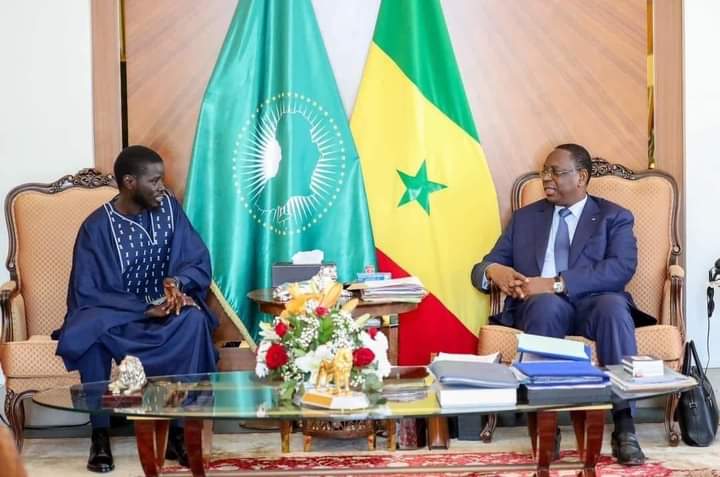 Sénégal : Première tête à tête entre Macky Sall et le nouveau président Bassirou Diomaye Faye